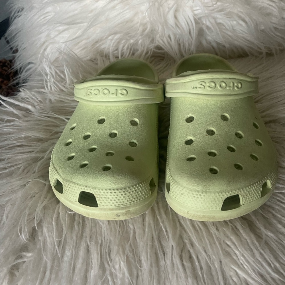 Crocs women’s Lime Green Clogs